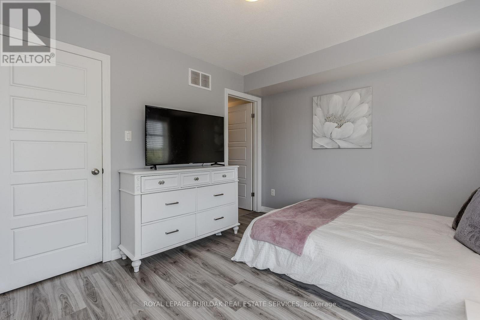 46 - 70 Plains Road W, Burlington (Bayview), Ontario  L7T 0B6 - Photo 17 - W12245905