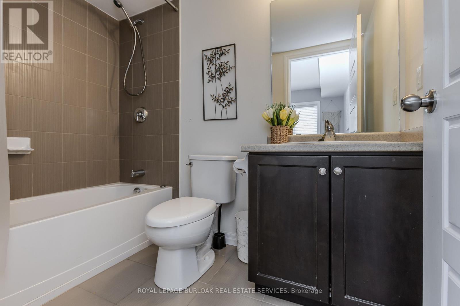 46 - 70 Plains Road W, Burlington (Bayview), Ontario  L7T 0B6 - Photo 19 - W12245905