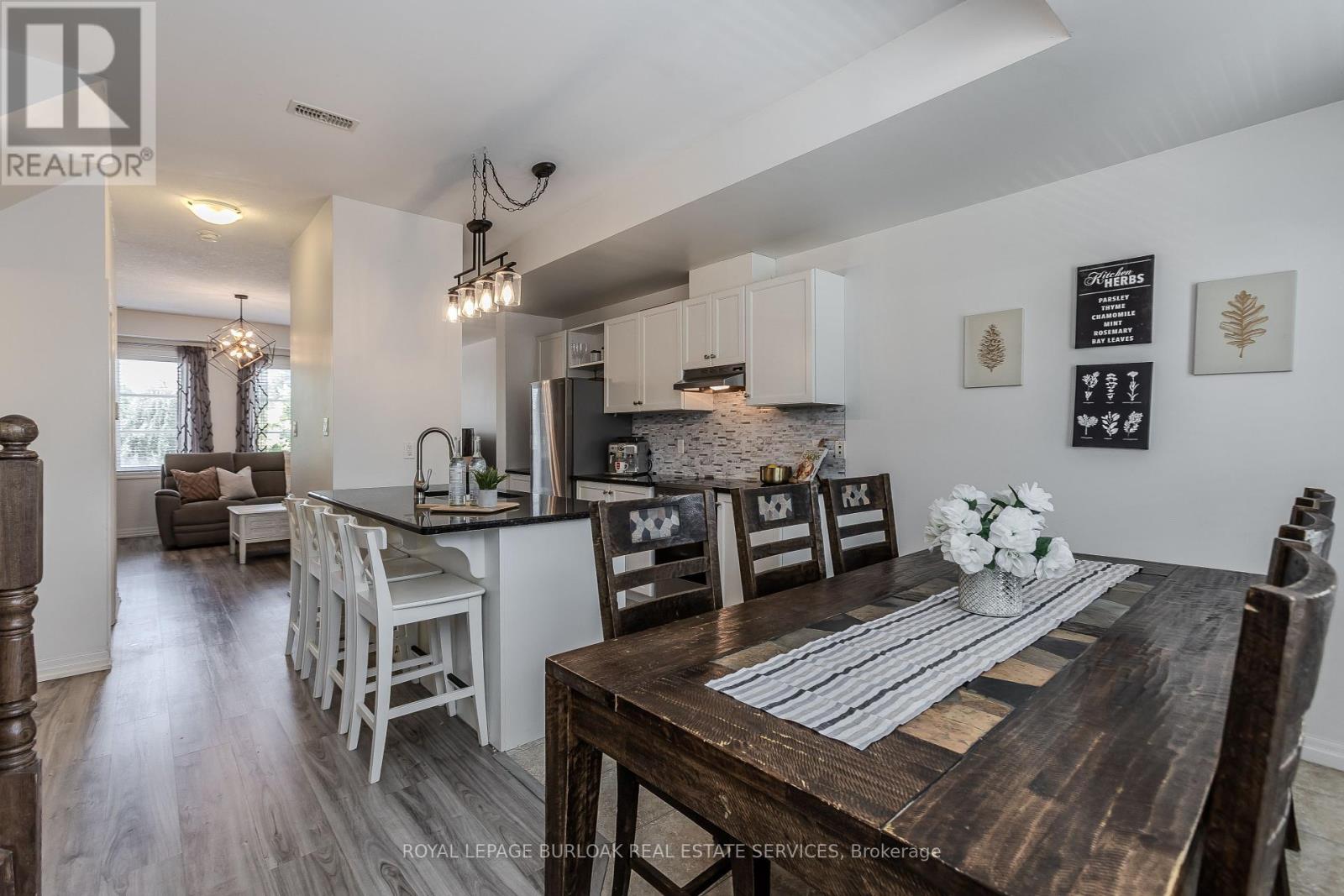 46 - 70 Plains Road W, Burlington (Bayview), Ontario  L7T 0B6 - Photo 6 - W12245905