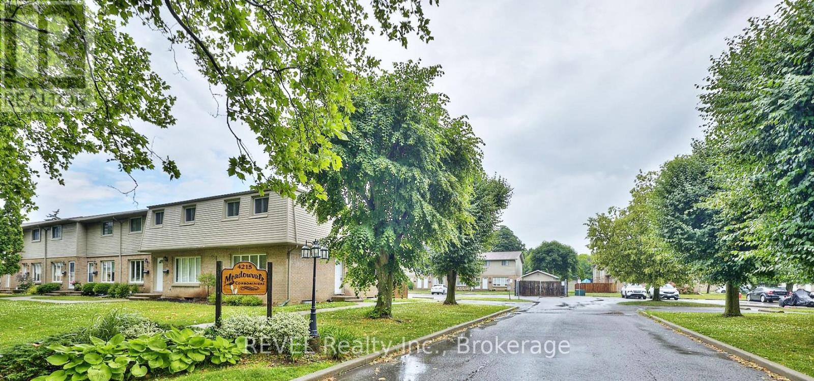 Property at 1 - 4215 MEADOWVALE DRIVE image 1