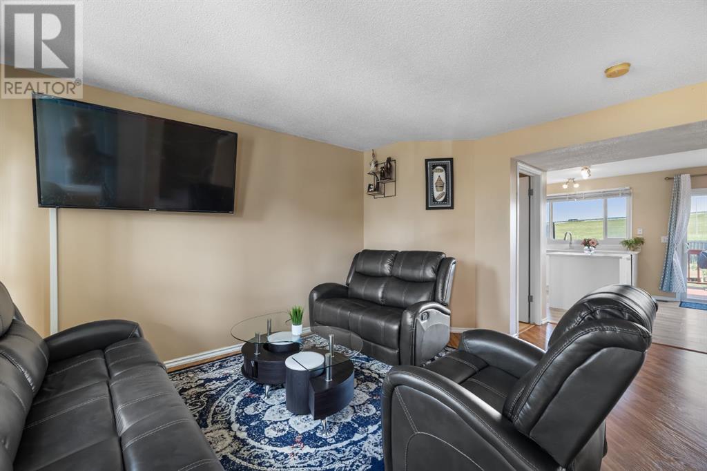 Property at 362 Elgin View SE image 4