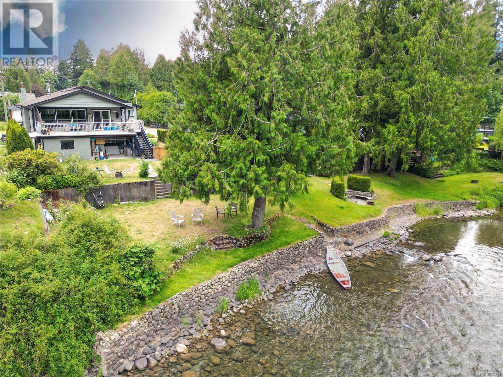 65 Somenos St N, Lake Cowichan, British Columbia