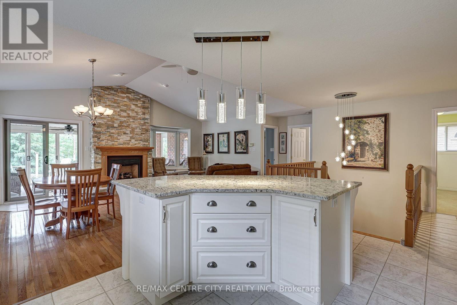 29 Hickory Lane, St. Thomas, Ontario  N5R 6K9 - Photo 16 - X12245977