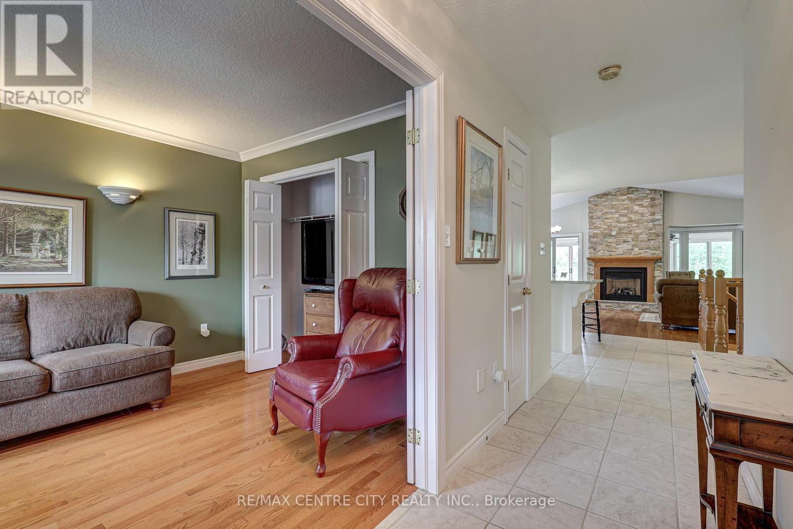 29 Hickory Lane, St. Thomas, Ontario  N5R 6K9 - Photo 28 - X12245977