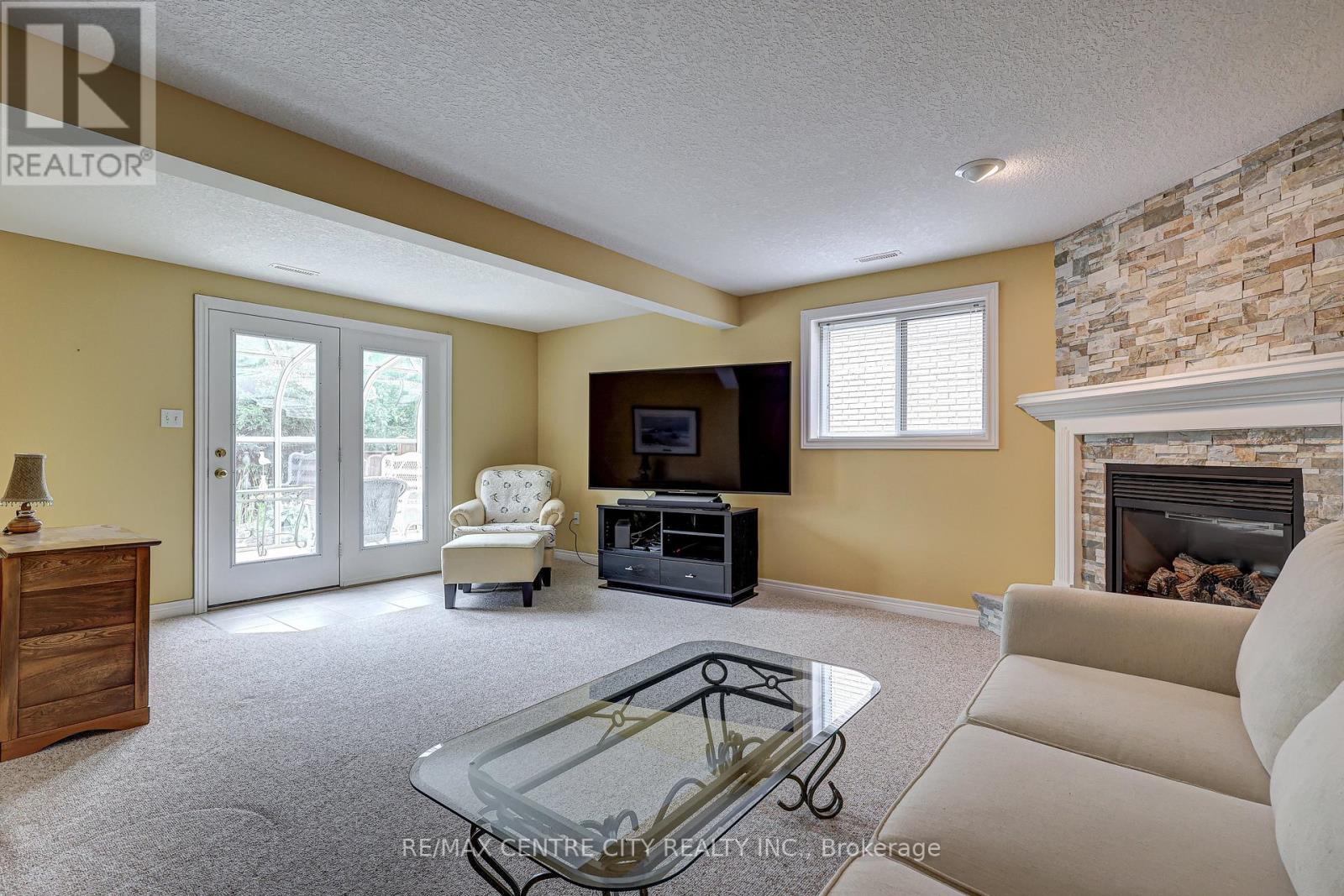 29 Hickory Lane, St. Thomas, Ontario  N5R 6K9 - Photo 31 - X12245977