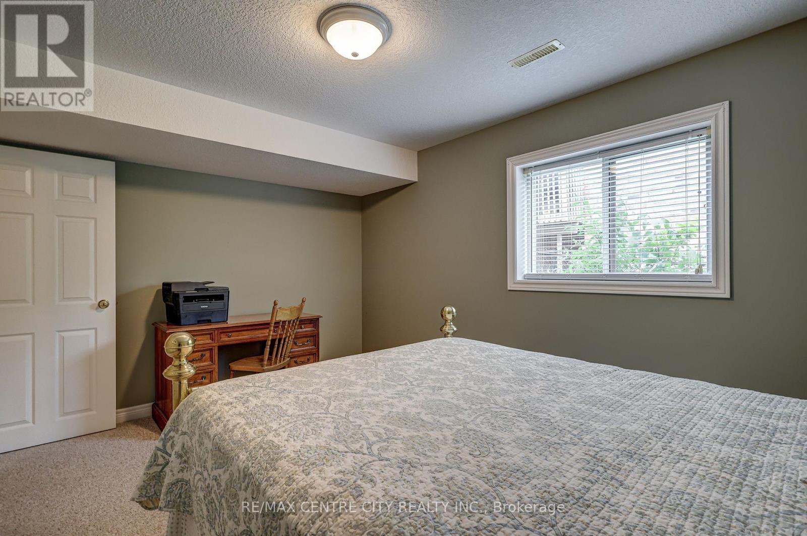 29 Hickory Lane, St. Thomas, Ontario  N5R 6K9 - Photo 38 - X12245977
