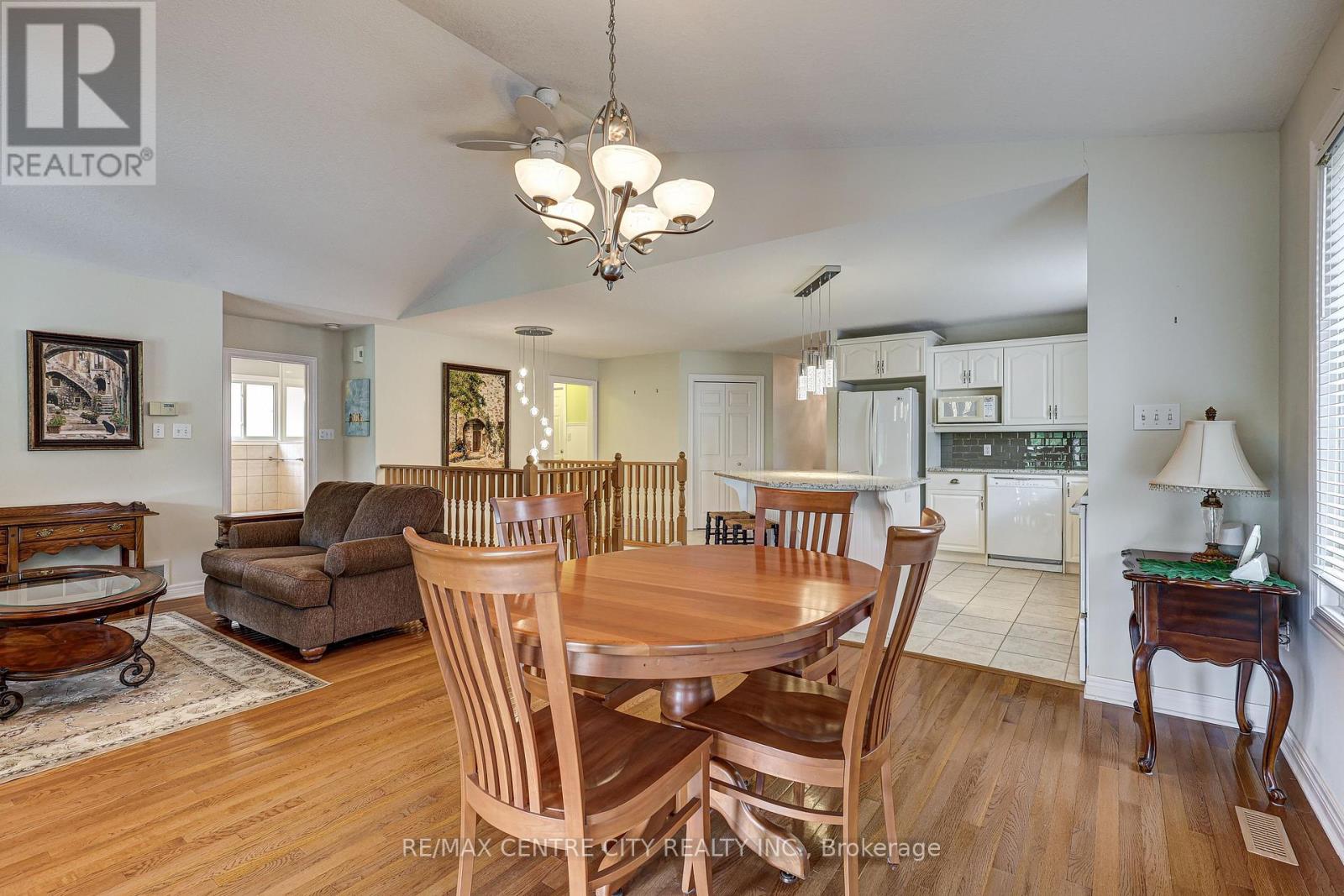 29 Hickory Lane, St. Thomas, Ontario  N5R 6K9 - Photo 8 - X12245977