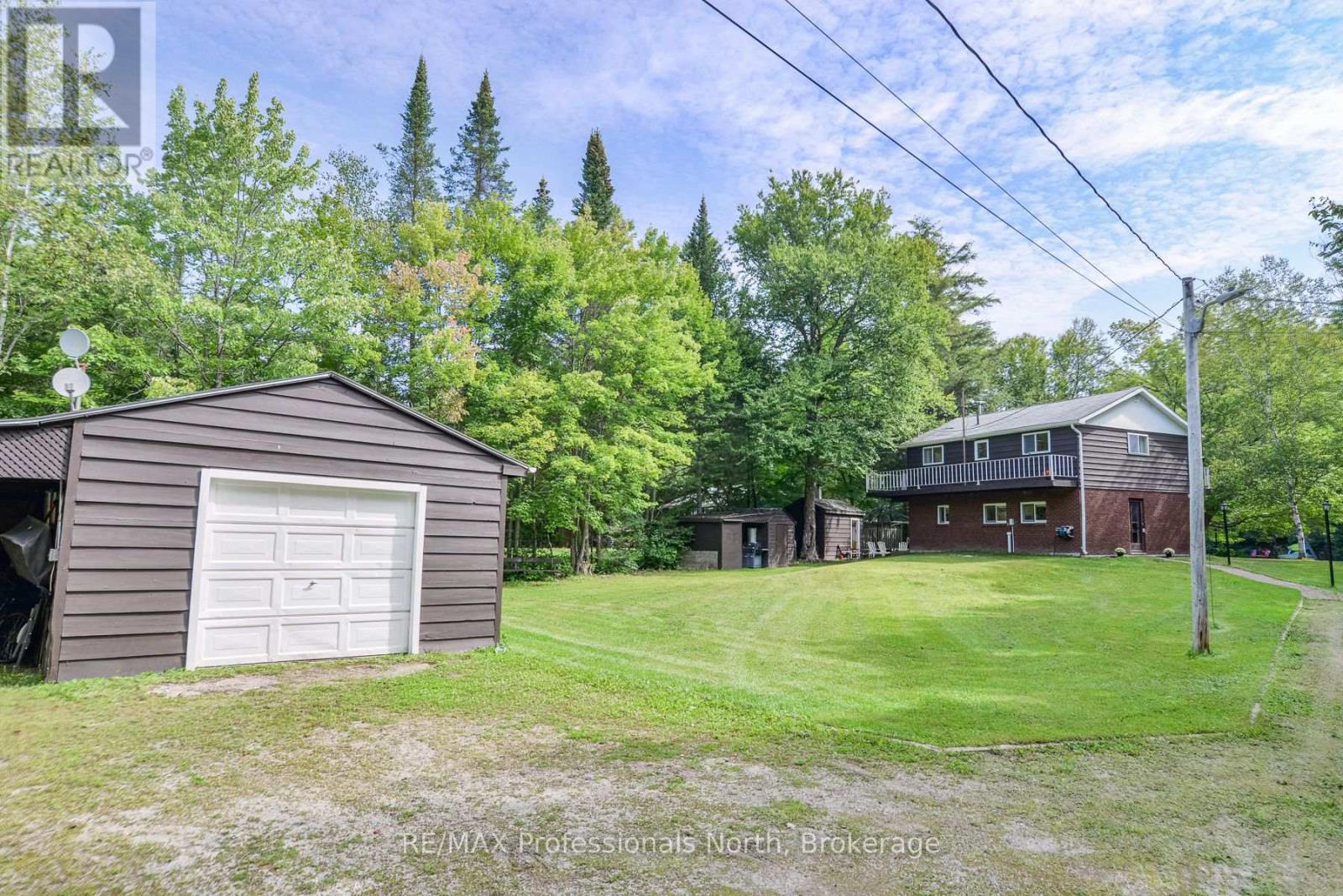 1074 Holiday Park Drive, Bracebridge, Ontario  P1L 1W9 - Photo 16 - X12245991