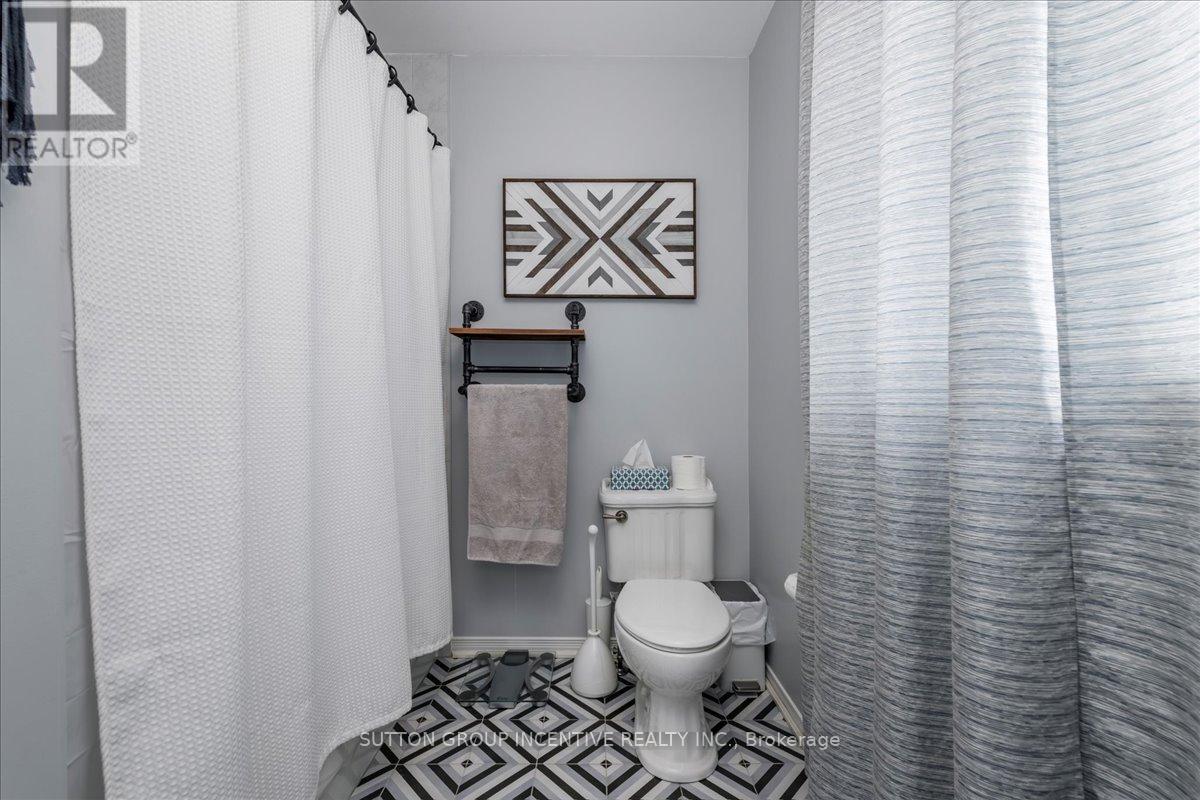 392 Big Bay Point Road, Barrie, Ontario  L4N 8A2 - Photo 12 - S12243468