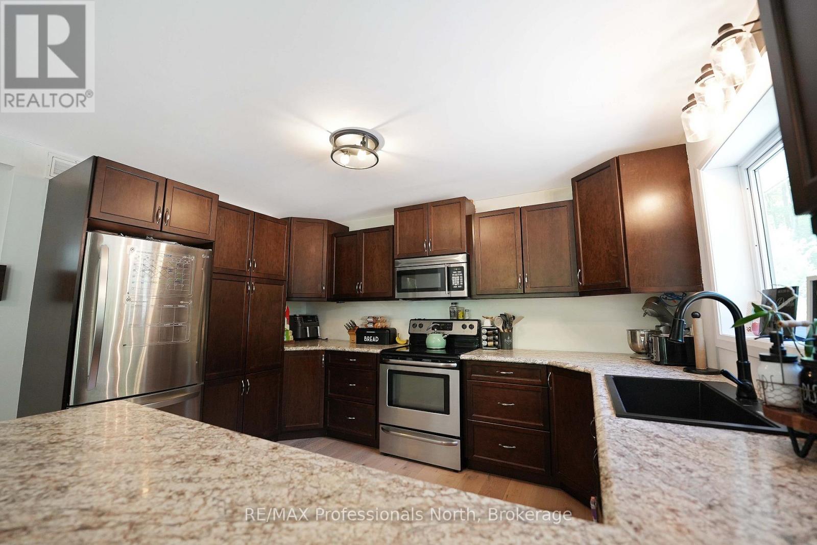 1979 Blairhampton Road, Minden Hills (Minden), Ontario  K0M 2K0 - Photo 38 - X12245996