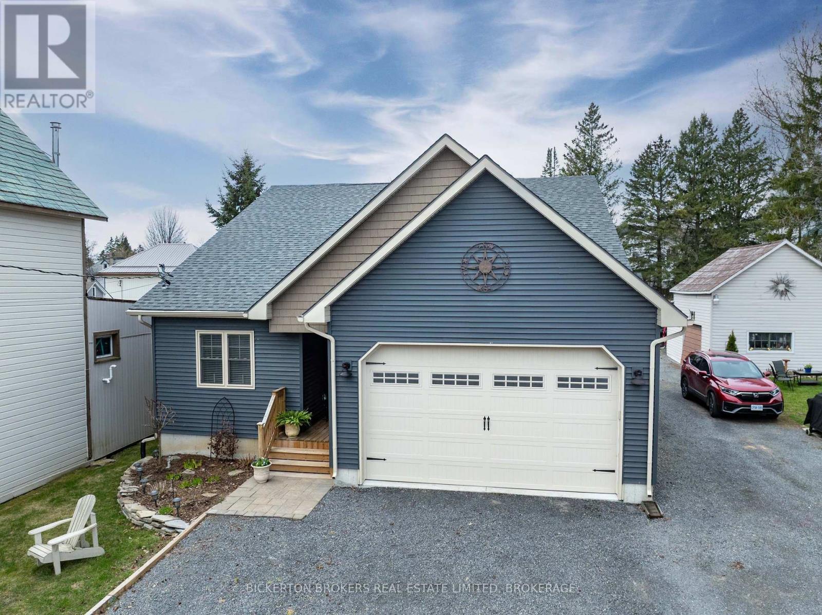 1086 Prince Street, Lansdowne Village, Ontario  K0E 1L0 - Photo 3 - X12246013