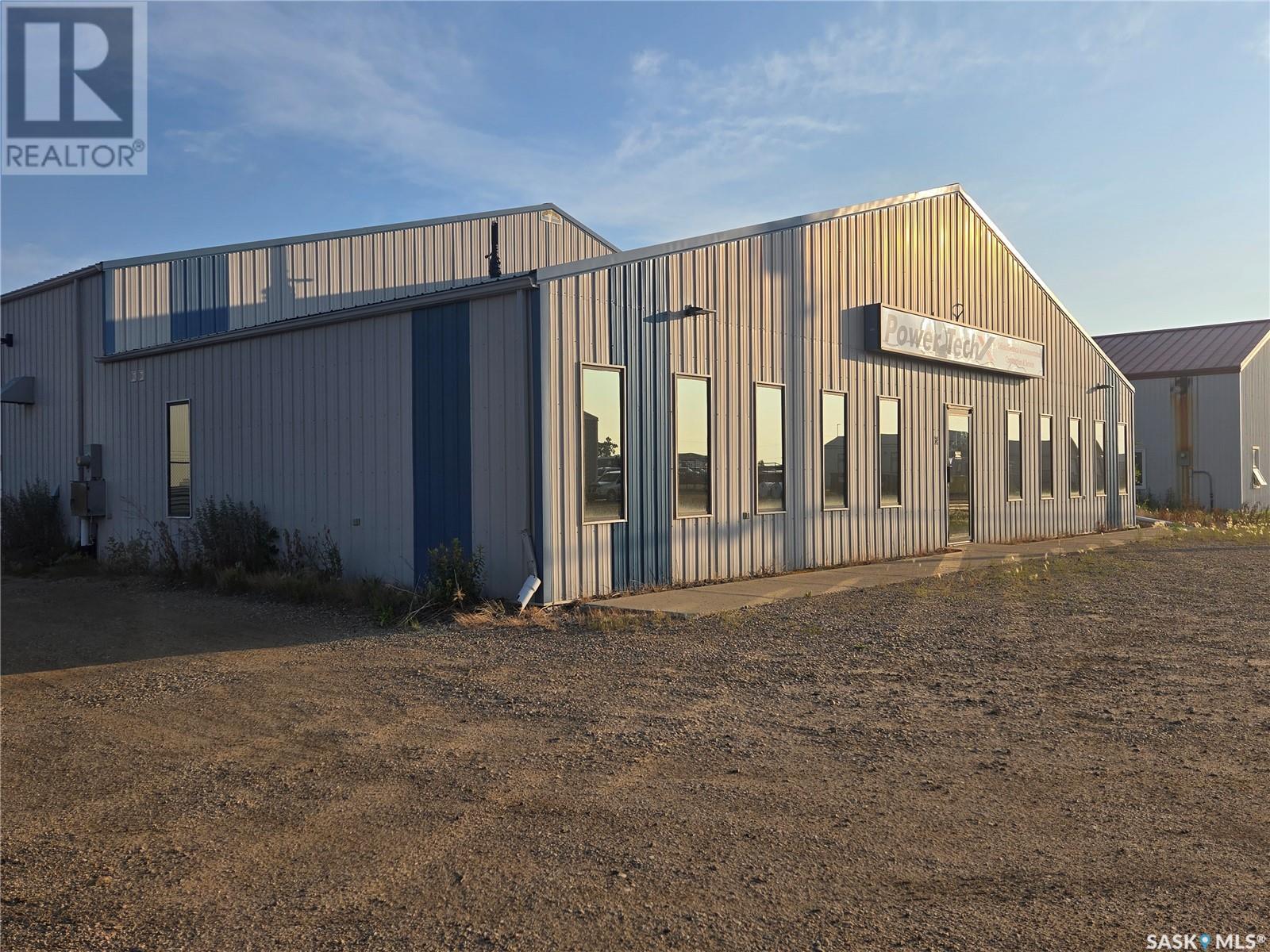 64 Devonian Street, Estevan, Saskatchewan  S4A 2A4 - Photo 2 - SK010820