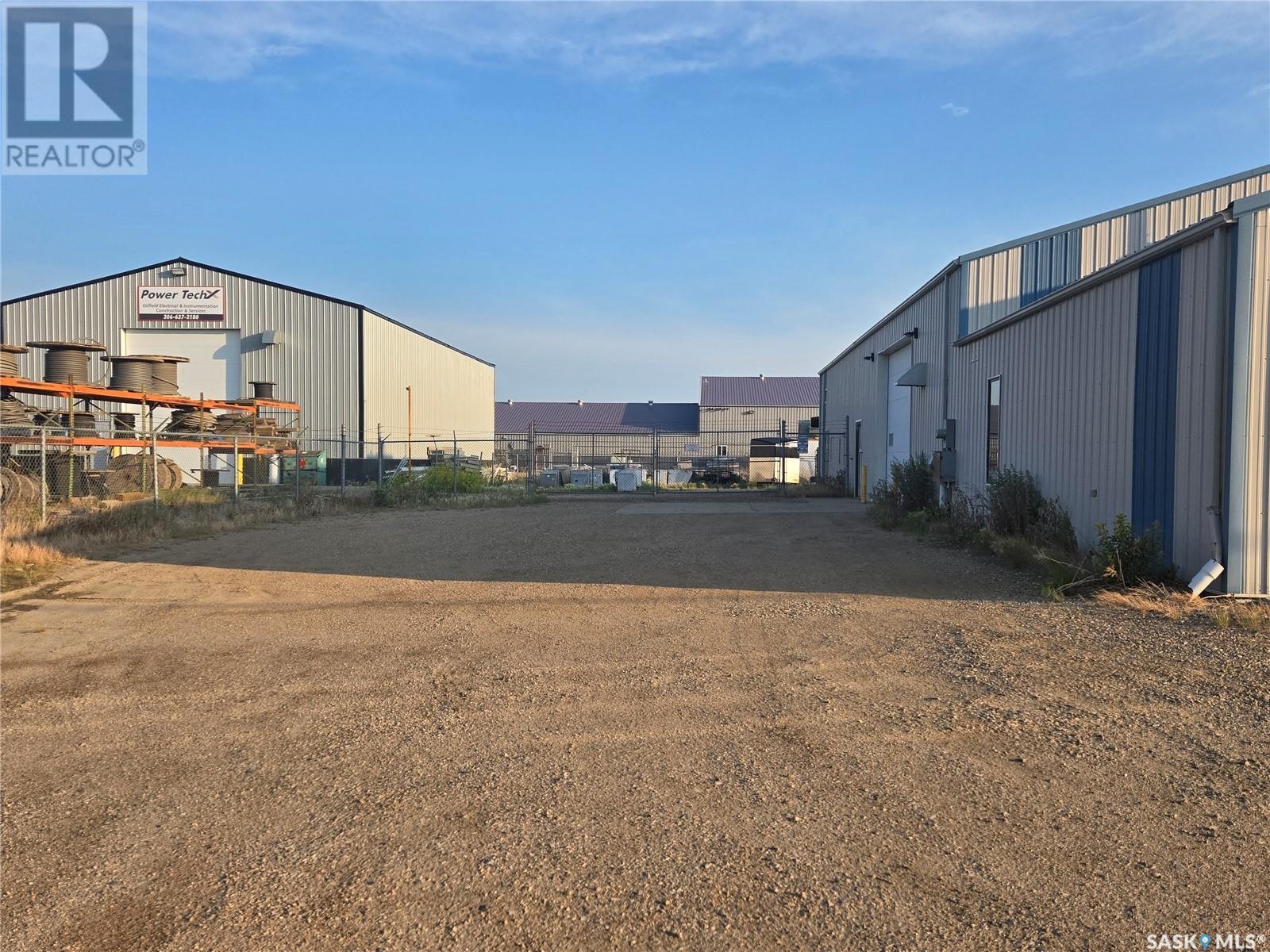 64 Devonian Street, Estevan, Saskatchewan  S4A 2A4 - Photo 3 - SK010820