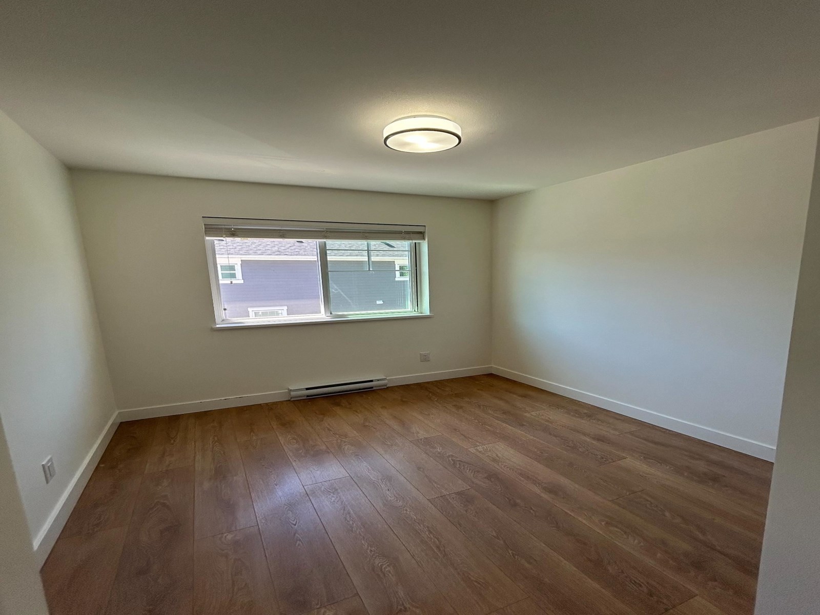 Property at 37 27735 ROUNDHOUSE DRIVE image 5