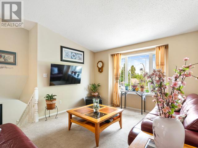Property at 11 GARNET CRESCENT image 5
