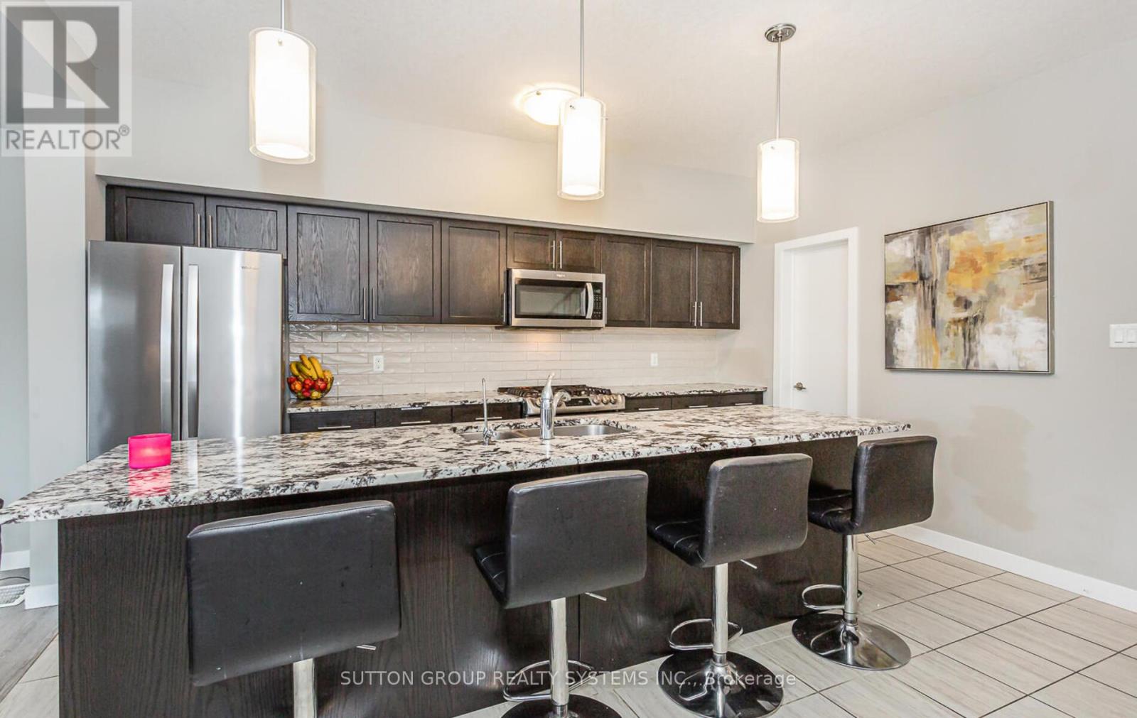 917 Robert Ferrie Drive, Kitchener, Ontario  N2R 0P2 - Photo 11 - X12246038