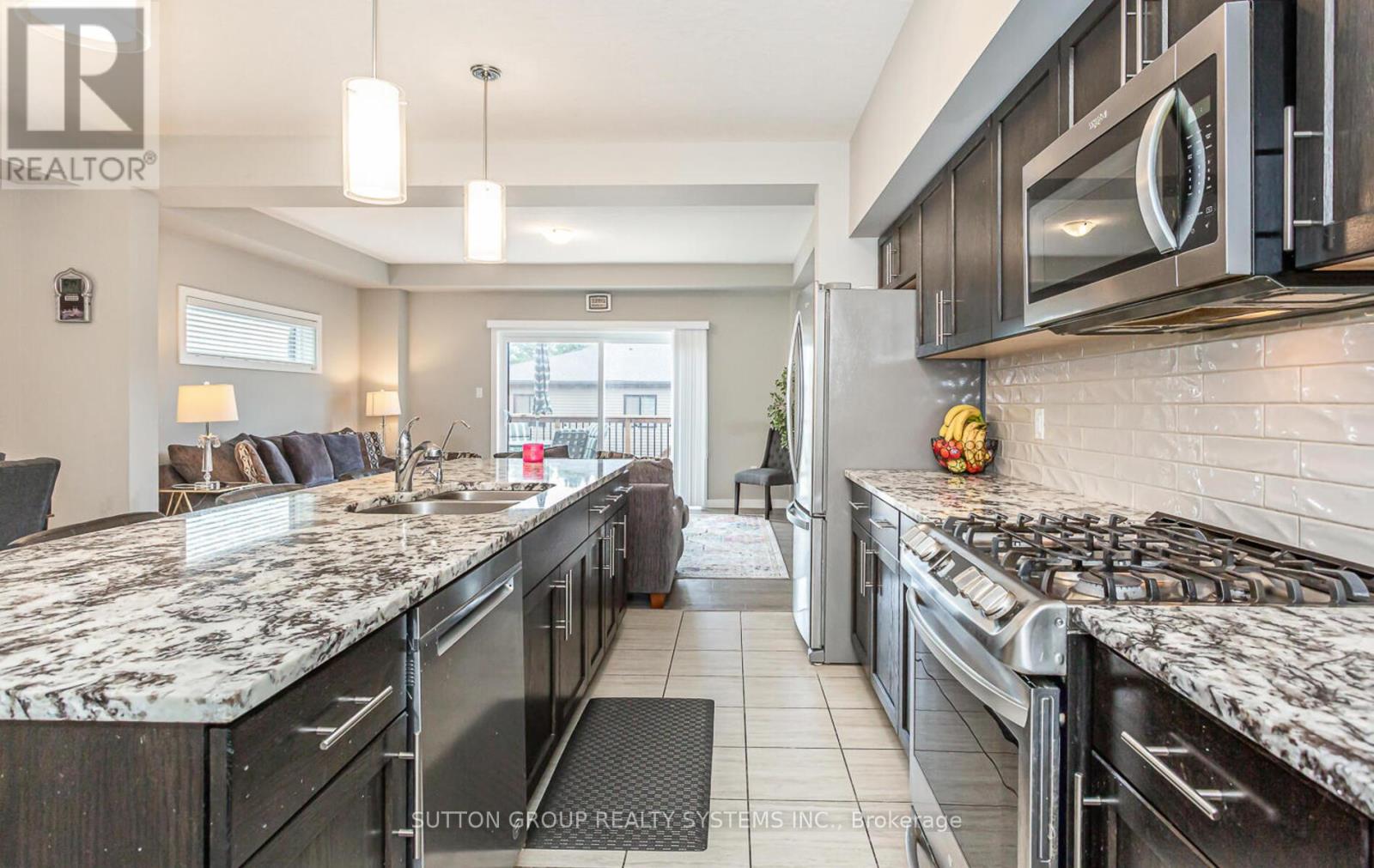 917 Robert Ferrie Drive, Kitchener, Ontario  N2R 0P2 - Photo 15 - X12246038