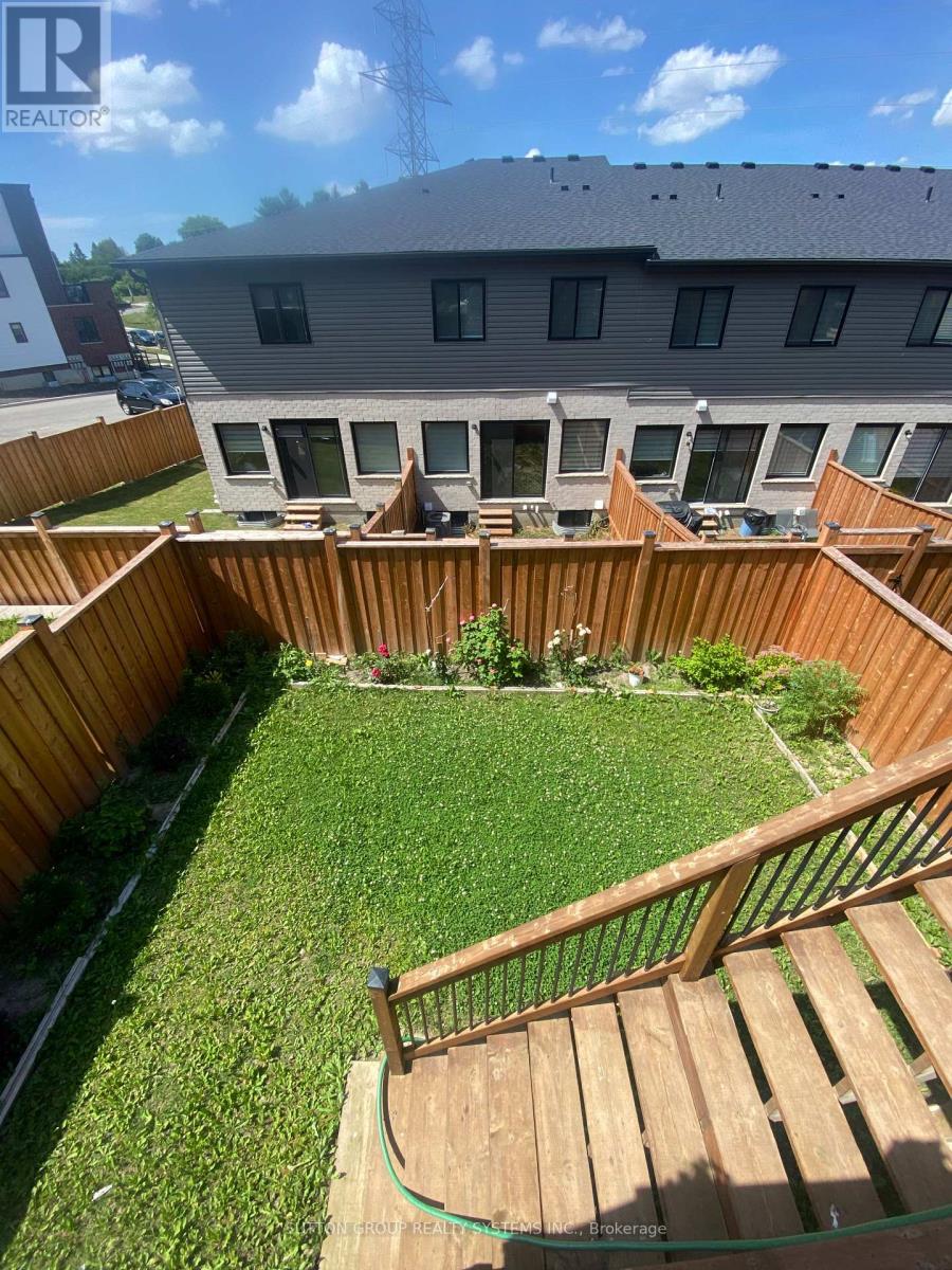 917 Robert Ferrie Drive, Kitchener, Ontario  N2R 0P2 - Photo 38 - X12246038