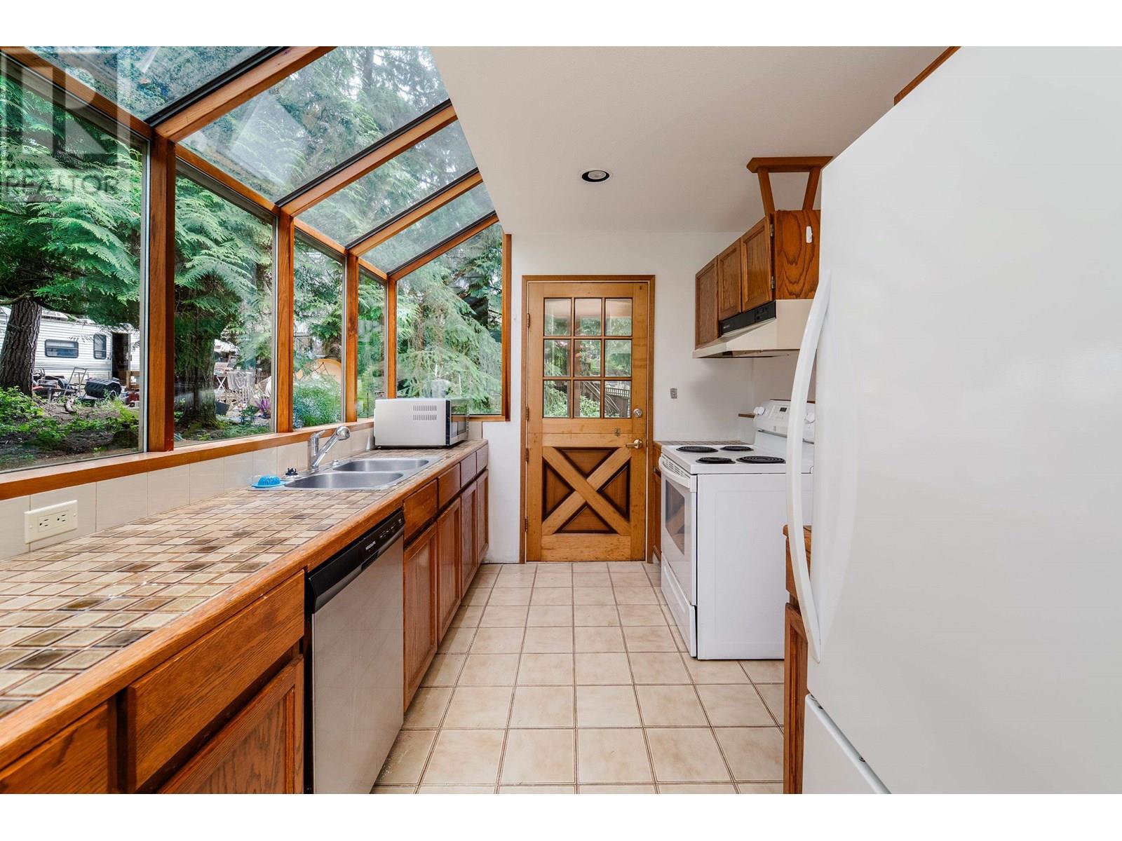 163 Spinnaker, Mayne Island, British Columbia  V0N 2J2 - Photo 9 - R3016856