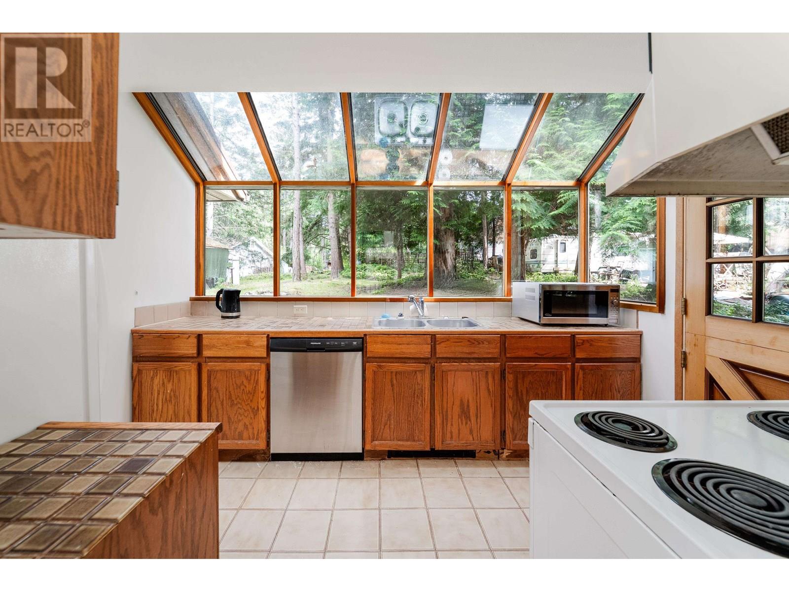 163 Spinnaker, Mayne Island, British Columbia  V0N 2J2 - Photo 8 - R3016856