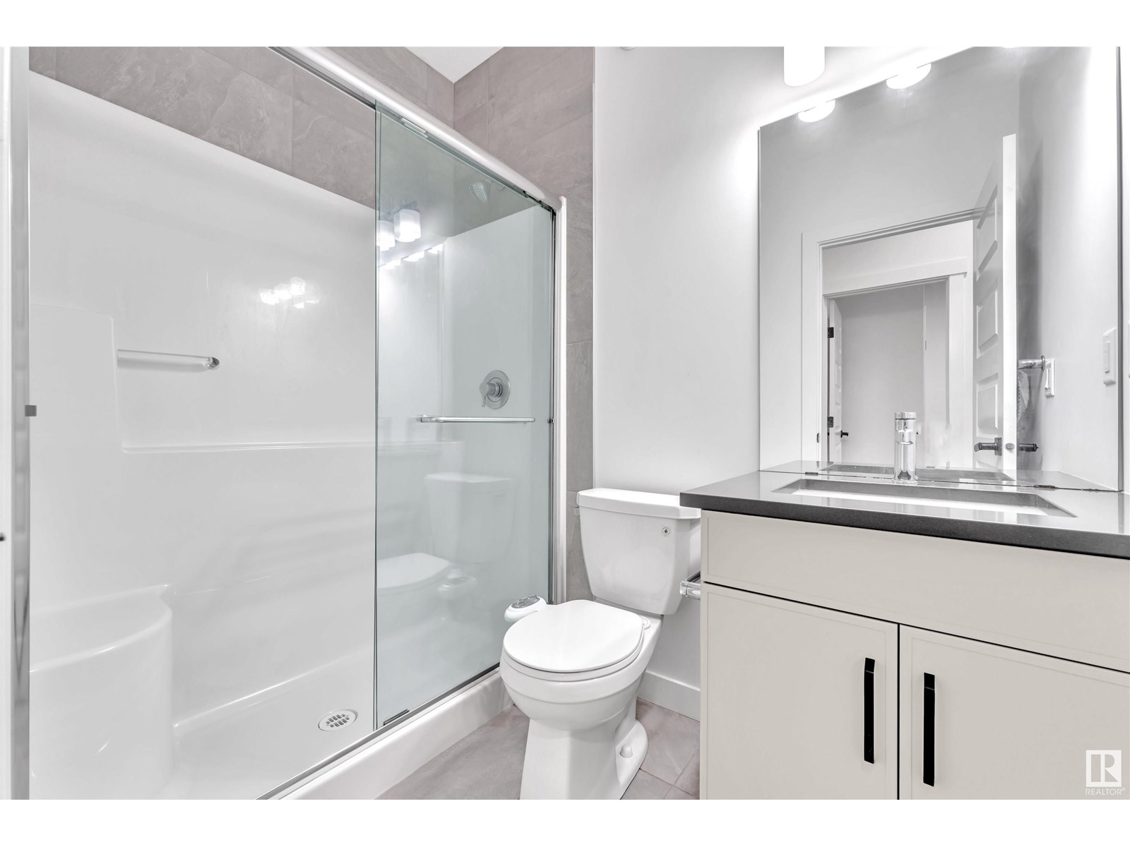 Property at 2034 13A AV NW image 3