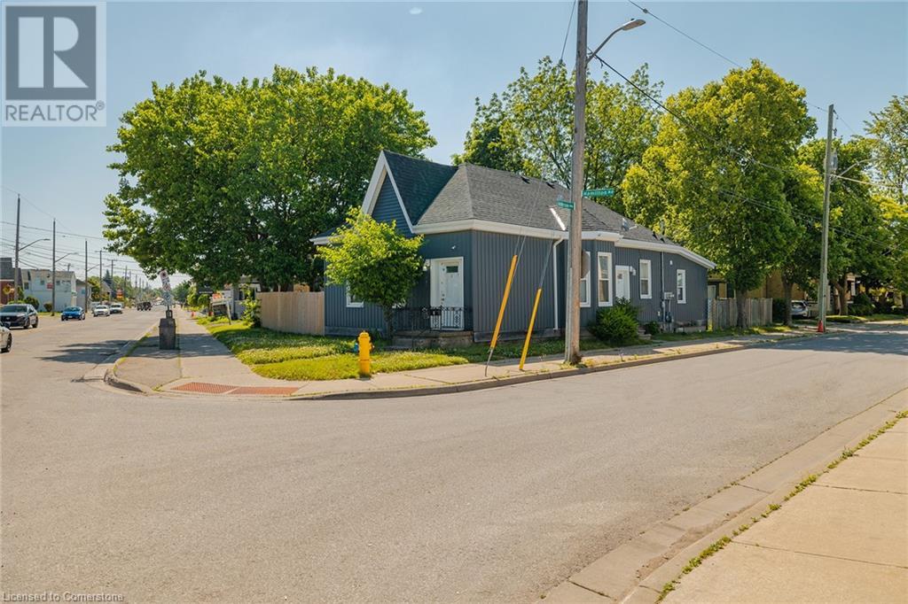 445 Hamilton Road, London, Ontario  N5Z 1S2 - Photo 2 - 40744978