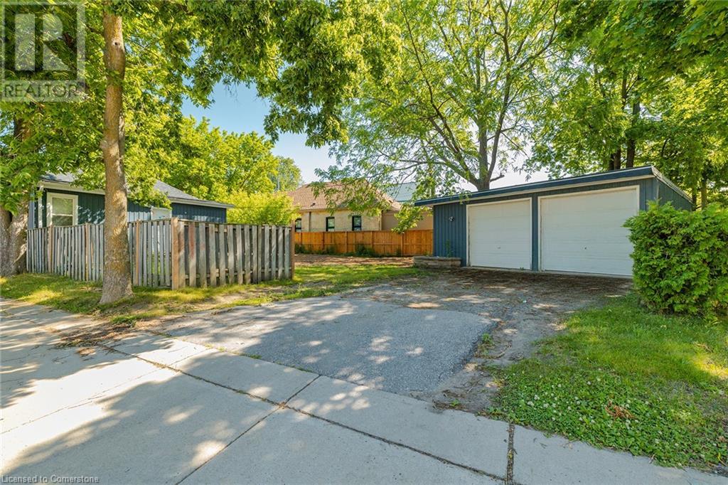445 Hamilton Road, London, Ontario  N5Z 1S2 - Photo 3 - 40744978