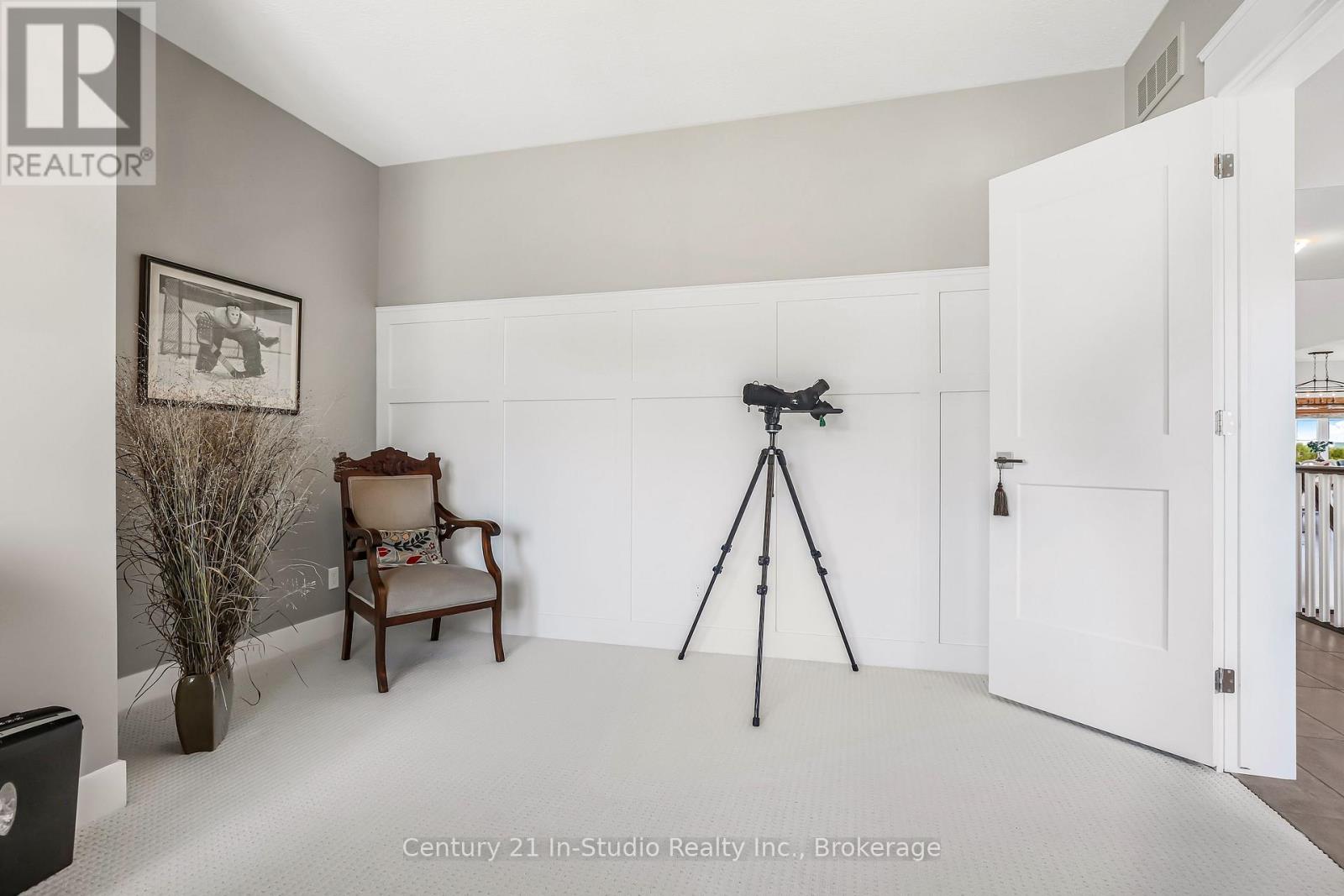 209 Snowberry Lane, Georgian Bluffs, Ontario  N0H 1S0 - Photo 38 - X12246162