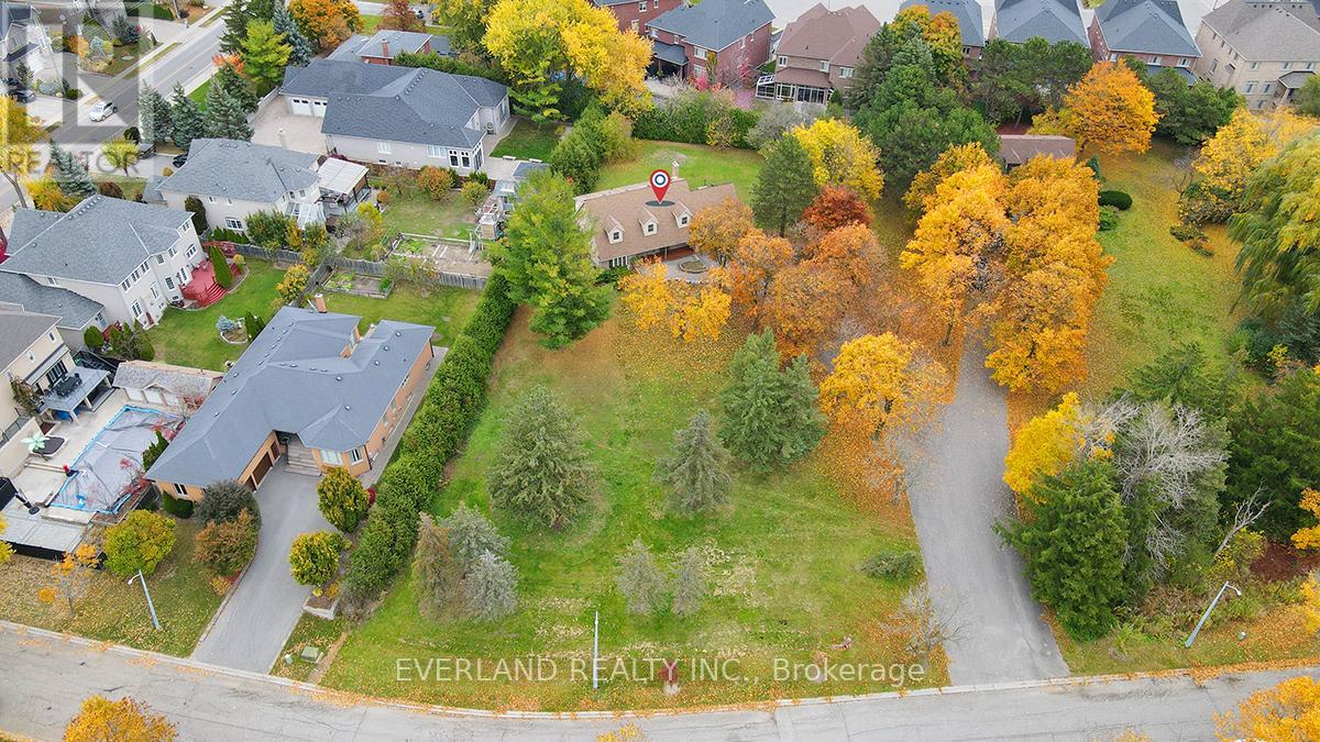 99 Burndean Court, Richmond Hill, Ontario  L4C 9W5 - Photo 8 - N12246100