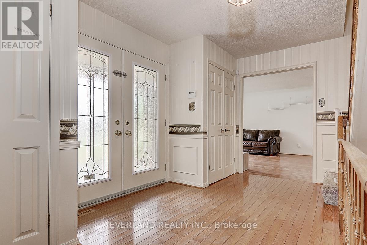 99 Burndean Court, Richmond Hill, Ontario  L4C 9W5 - Photo 24 - N12246100