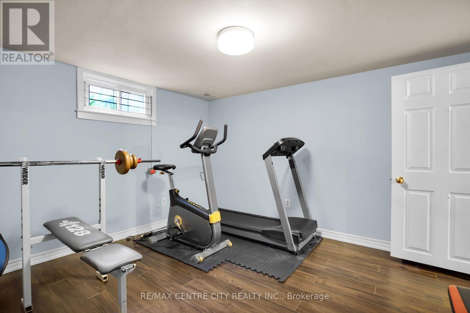 187 Wychwood Park, London North, Ontario  N6G 1S2 - Photo 41 - X12243669