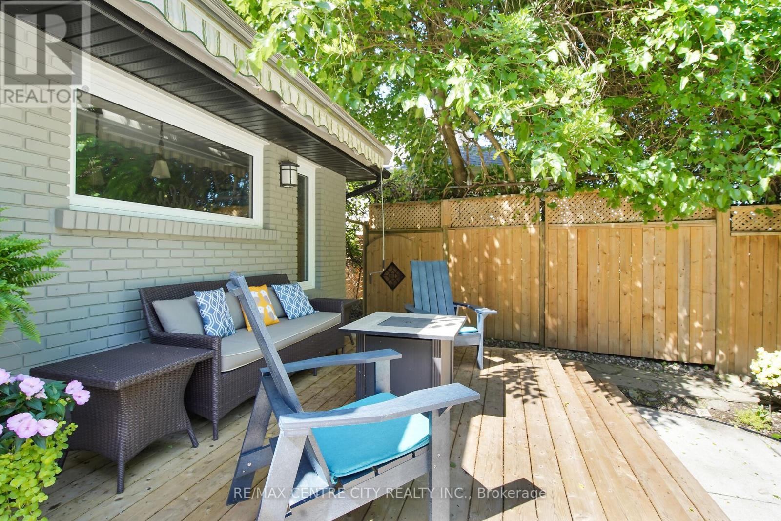 187 Wychwood Park, London North, Ontario  N6G 1S2 - Photo 45 - X12243669