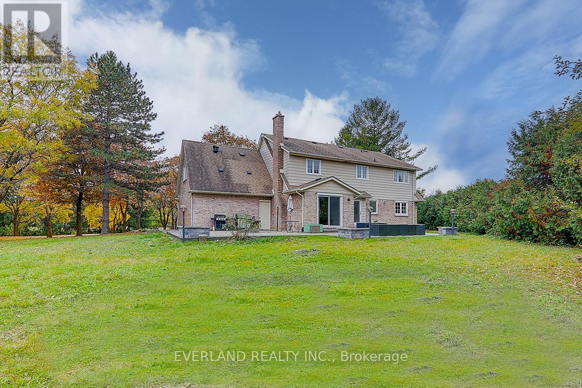 99 Burndean Court, Richmond Hill, Ontario  L4C 9W5 - Photo 12 - N12246100