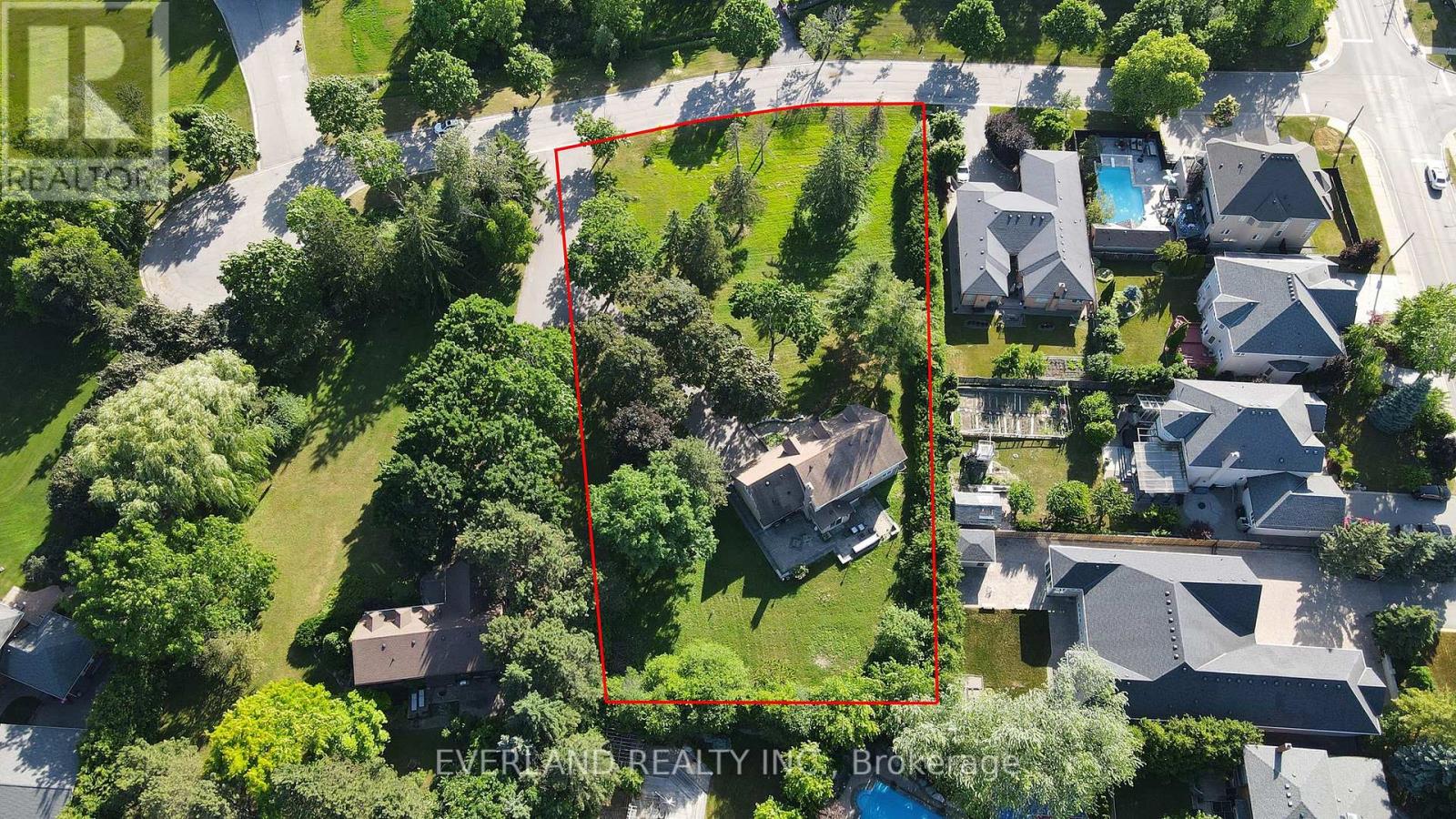99 Burndean Court, Richmond Hill, Ontario  L4C 9W5 - Photo 5 - N12246100