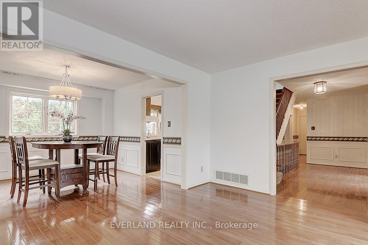 99 Burndean Court, Richmond Hill, Ontario  L4C 9W5 - Photo 15 - N12246100
