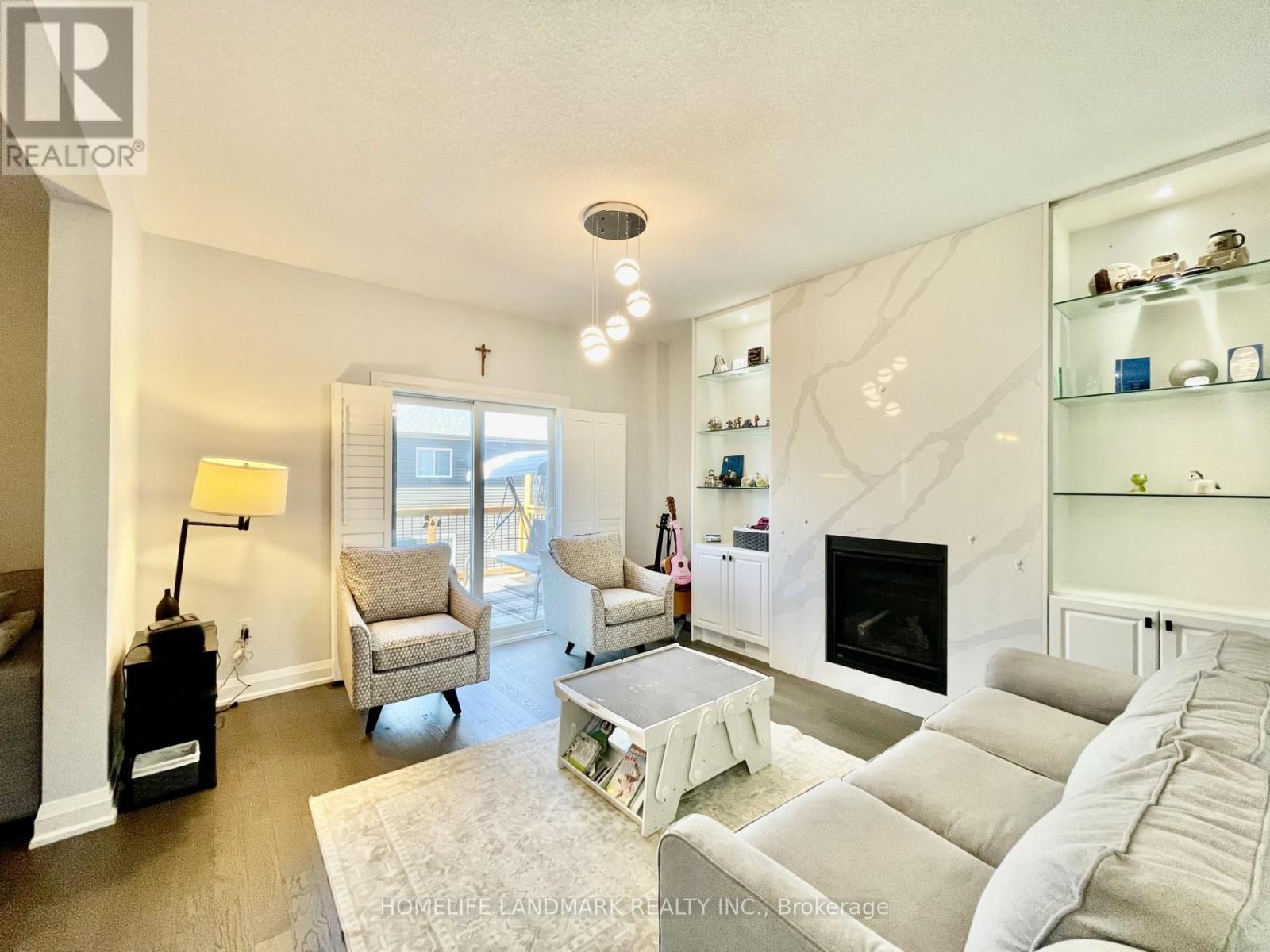 Upper Unit - 33 Olympic Gate, Barrie, Ontario  L9J 0H9 - Photo 6 - S12246099