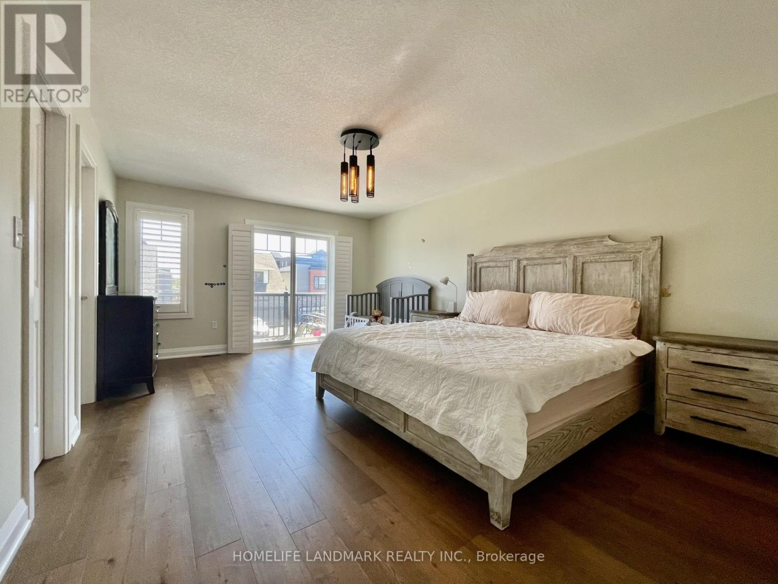Upper Unit - 33 Olympic Gate, Barrie, Ontario  L9J 0H9 - Photo 8 - S12246099