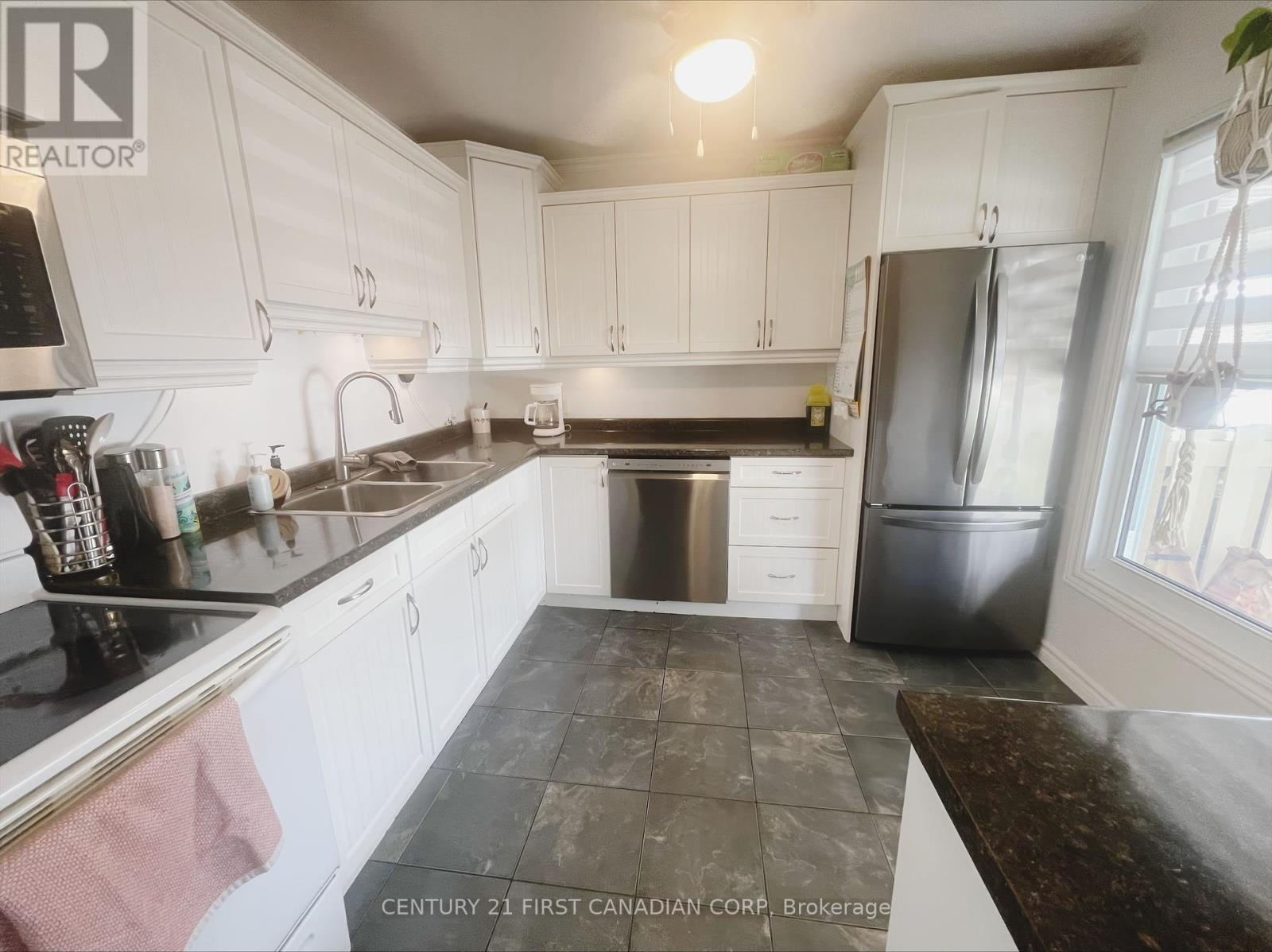 Property at 30 - 55 ASHLEY CRESCENT image 2