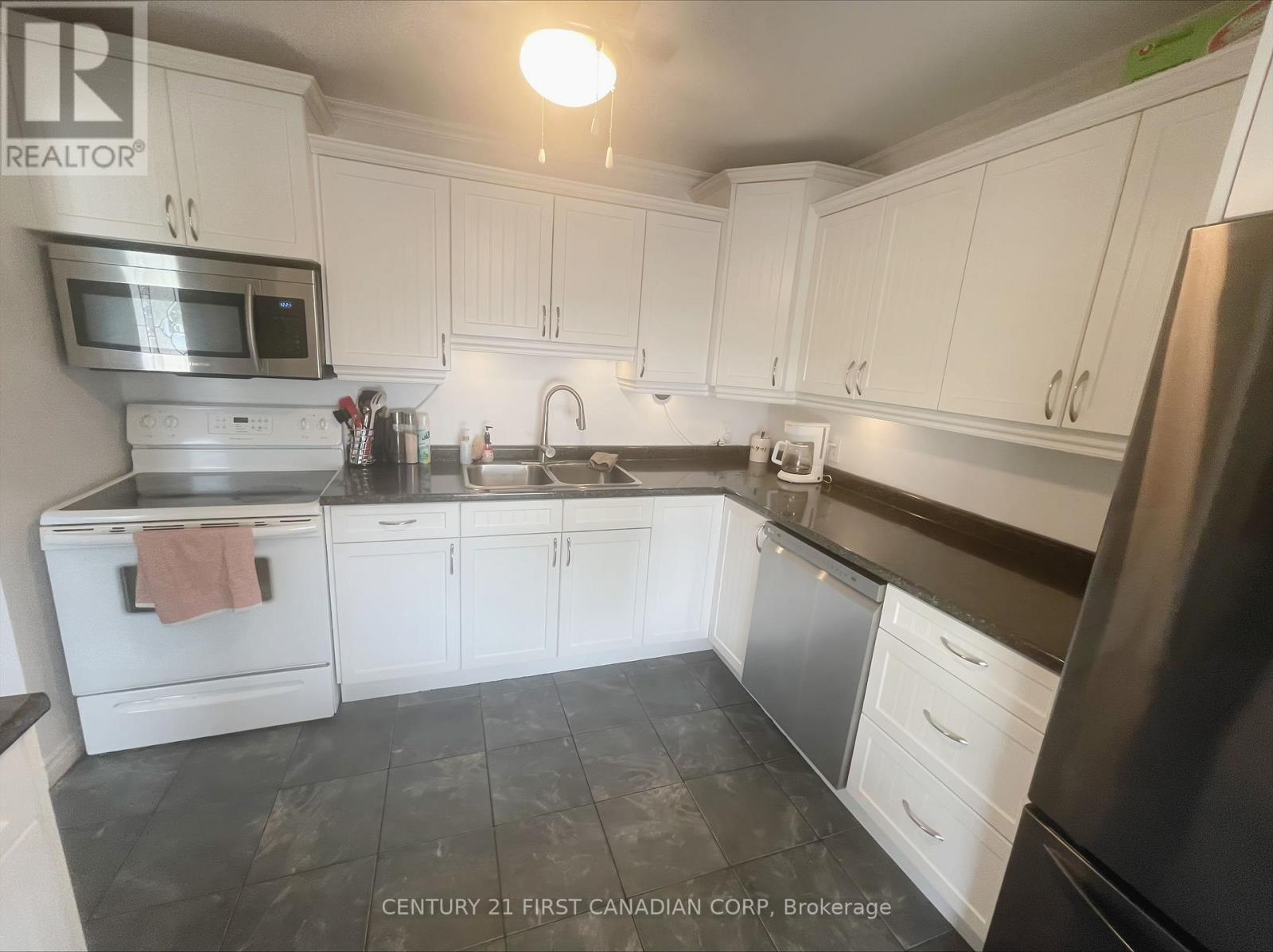 Property at 30 - 55 ASHLEY CRESCENT image 3
