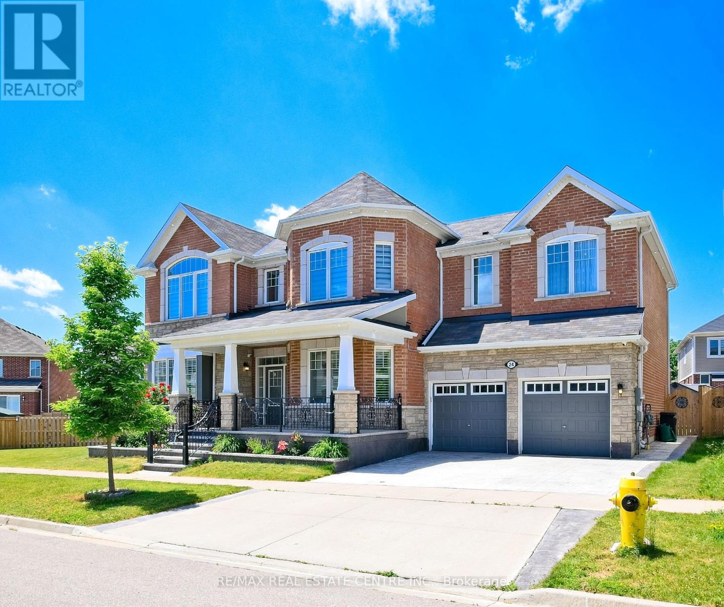Property at 24 PICKETT PLACE image 1