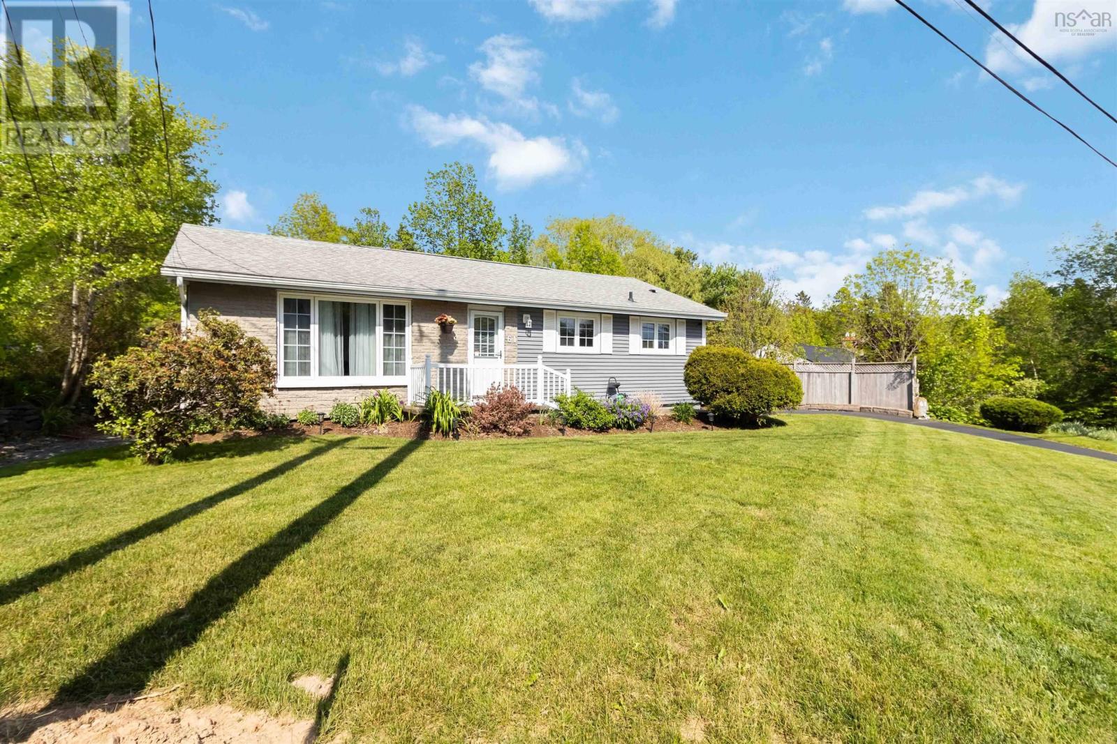 Property at 61 Hillcrest Avenue image 3