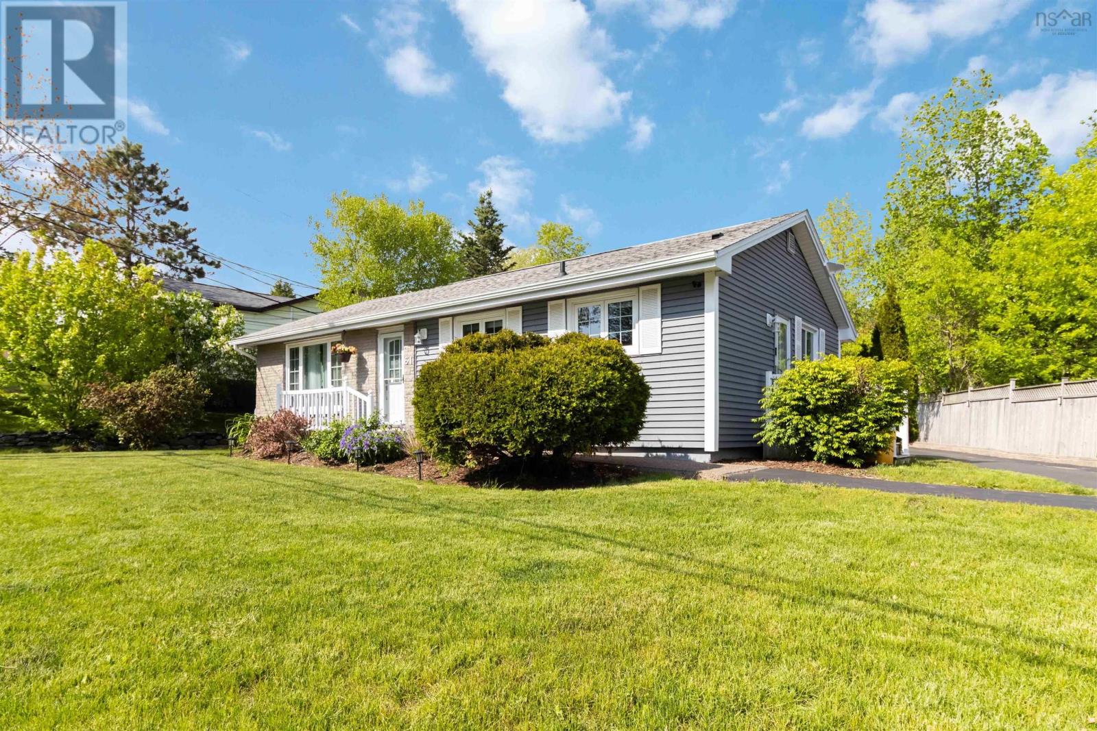 Property at 61 Hillcrest Avenue image 2