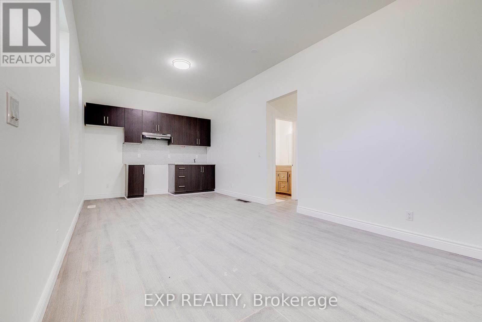 445 Hamilton Road, London East, Ontario  N5Z 1S2 - Photo 10 - X12246188