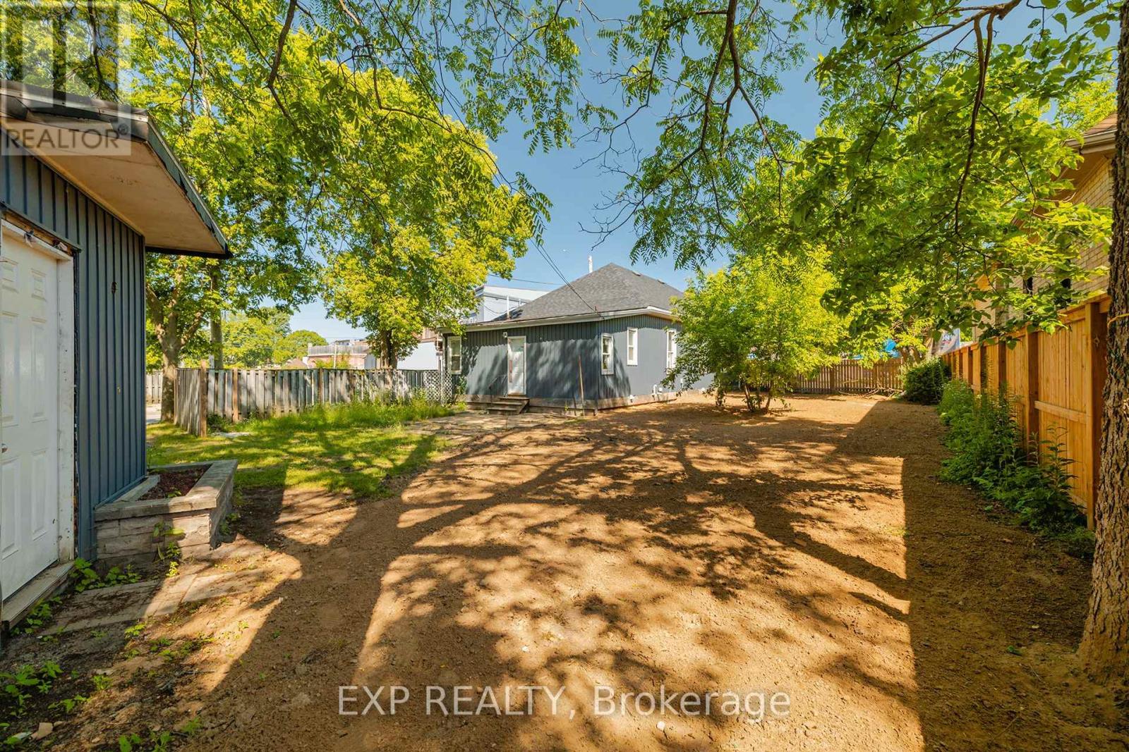 445 Hamilton Road, London East (East L), Ontario  N5Z 1S2 - Photo 15 - X12246188