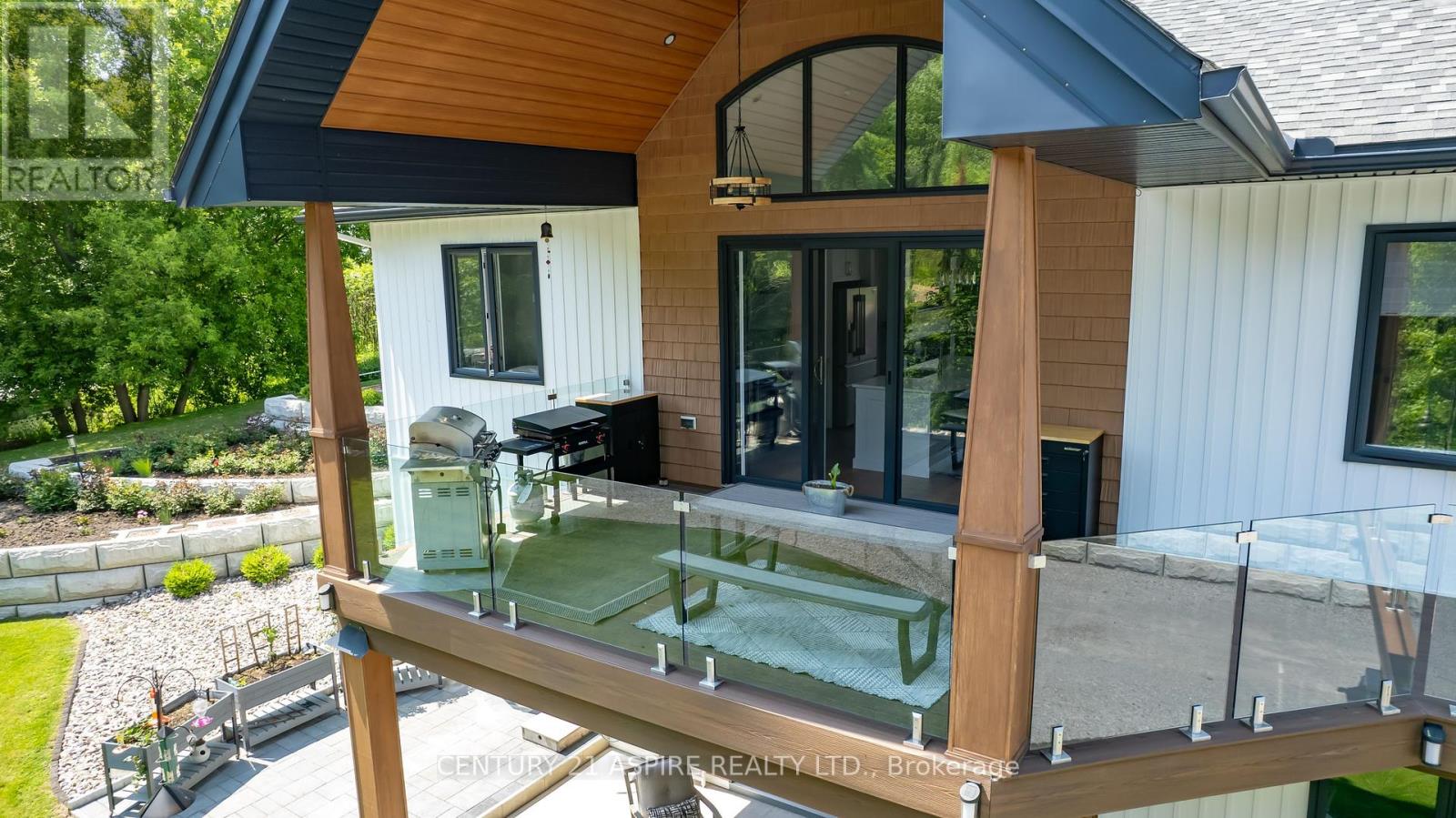 402 La Passe Road, Whitewater Region, Ontario  K0J 1C0 - Photo 12 - X12221226