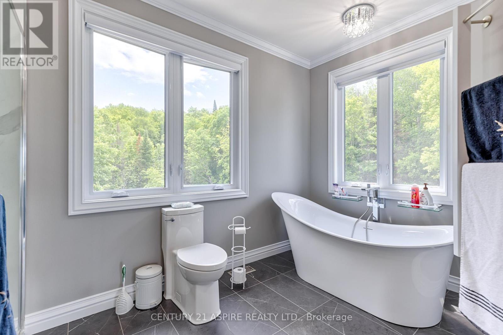 402 La Passe Road, Whitewater Region, Ontario  K0J 1C0 - Photo 31 - X12221226