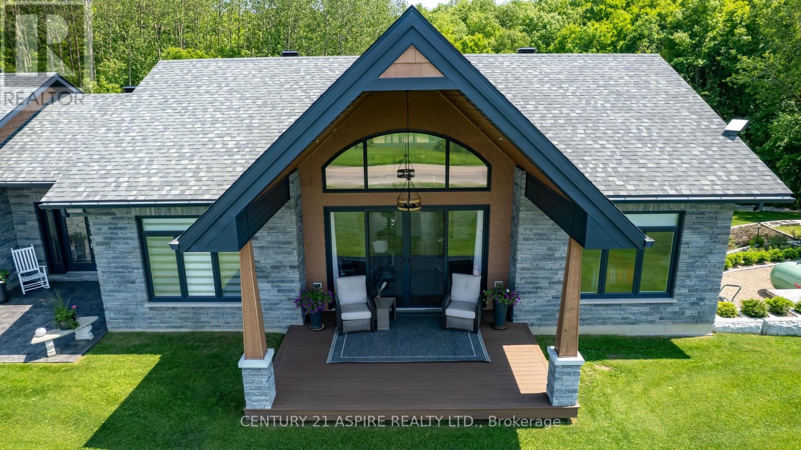 402 La Passe Road, Whitewater Region, Ontario  K0J 1C0 - Photo 6 - X12221226