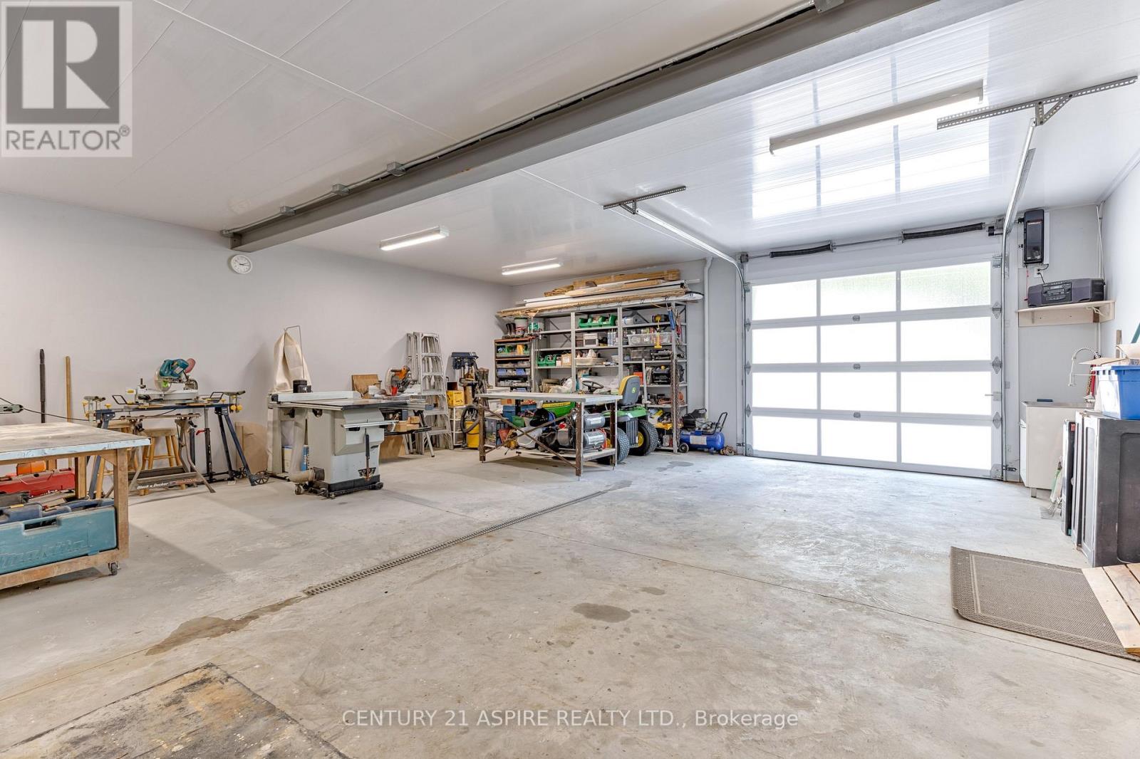 402 La Passe Road, Whitewater Region, Ontario  K0J 1C0 - Photo 49 - X12221226