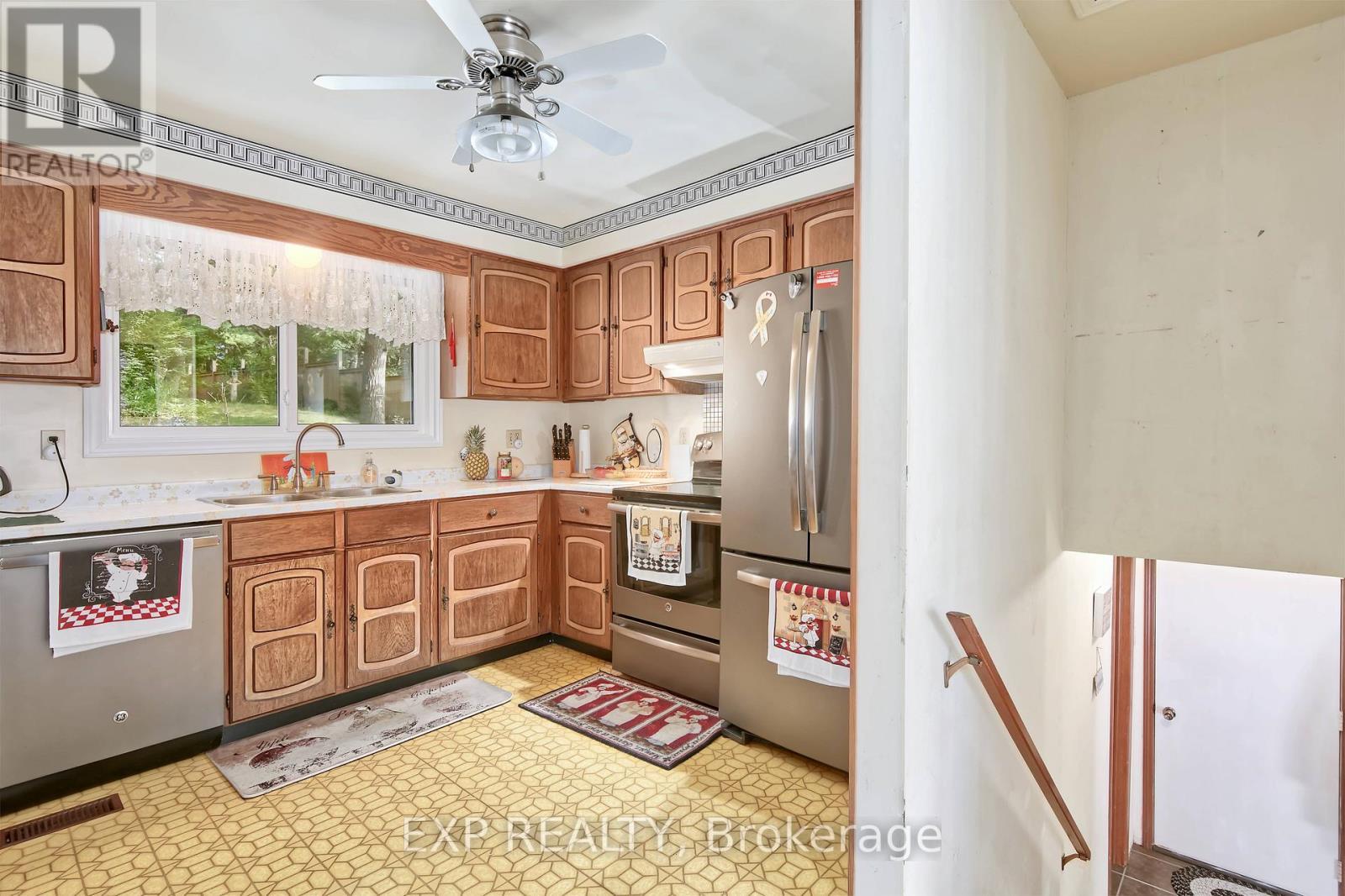 9995 Port Frank Estates Road, Lambton Shores, Ontario  N0M 2L0 - Photo 14 - X12246209