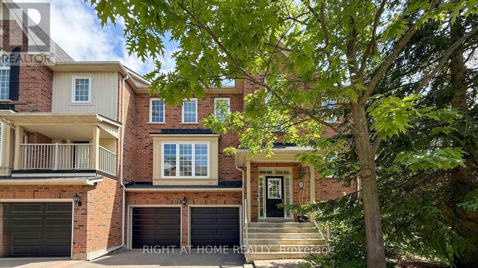 Property at 18 - 100 ELGIN MILLS ROAD W image 2